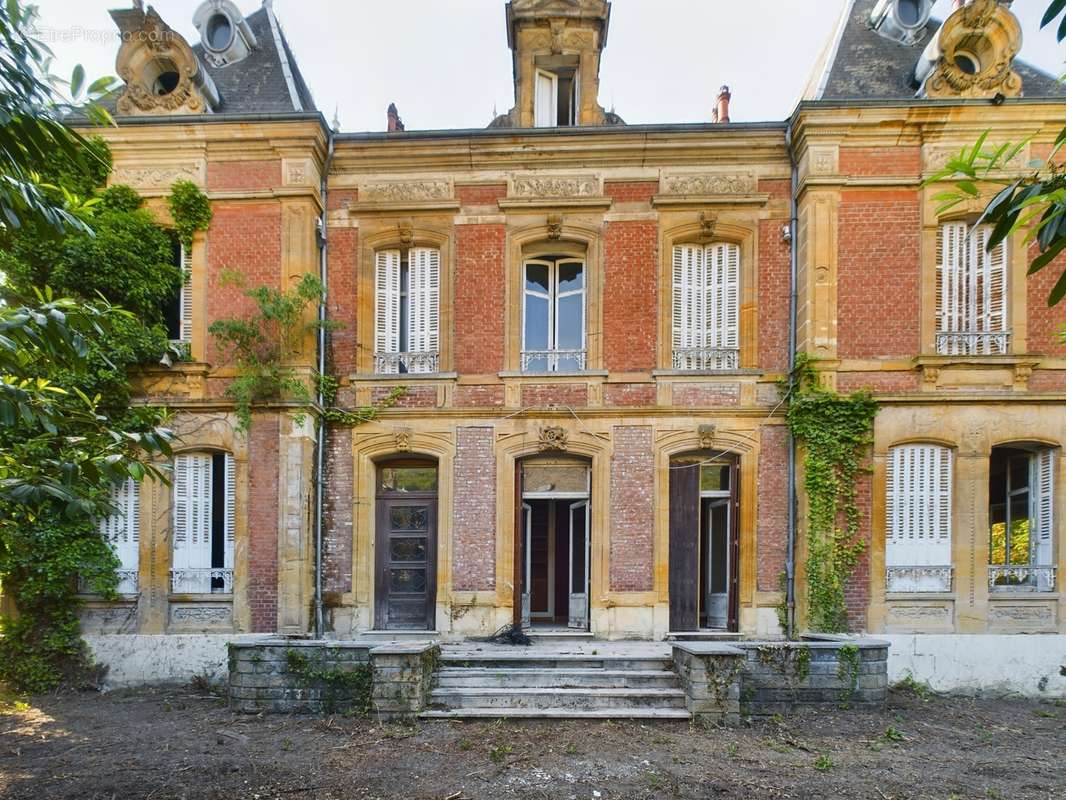 Maison à CHARLEVILLE-MEZIERES