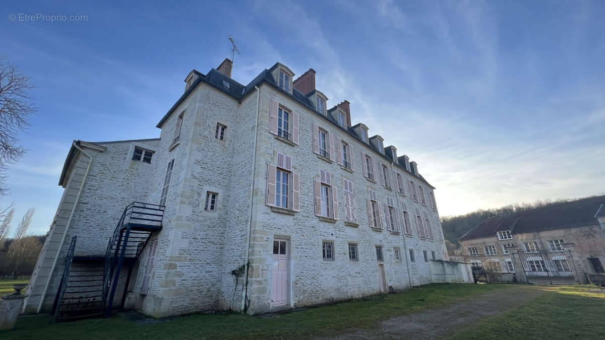 Maison à L&#039;ISLE-SUR-SEREIN