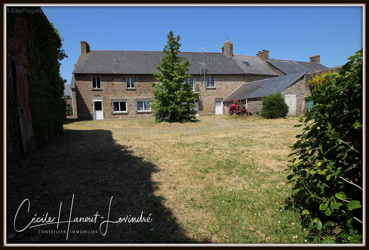 Maison à PLEINE-FOUGERES