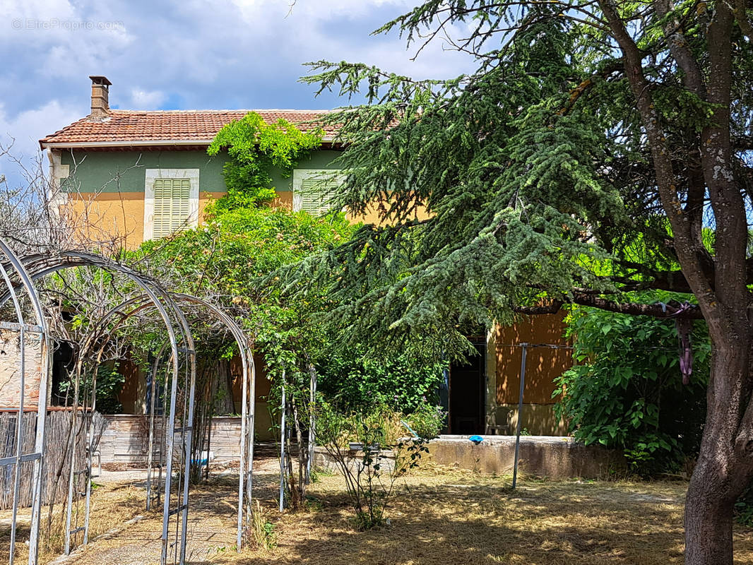 Maison à OPPEDE