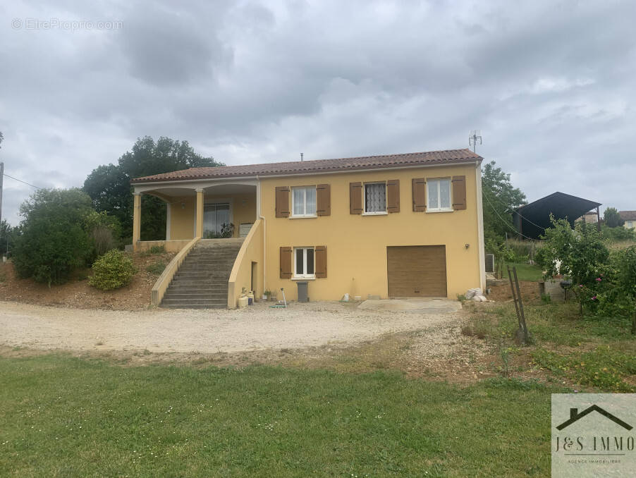 Maison à CHASSENEUIL-SUR-BONNIEURE