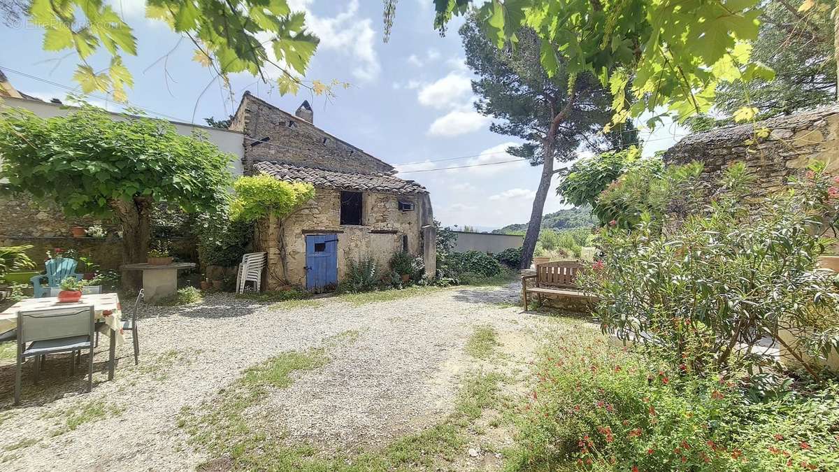 Maison à SAINT-HIPPOLYTE-LE-GRAVEYRON