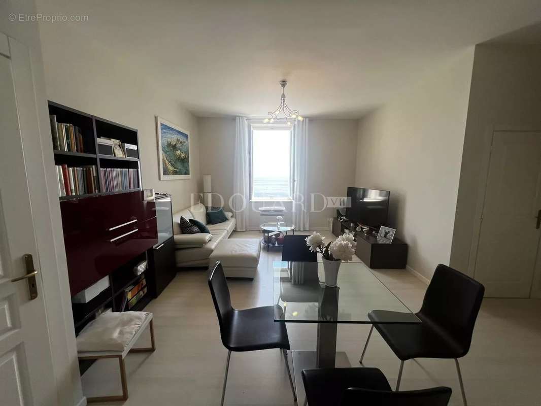 Appartement à ROQUEBRUNE-CAP-MARTIN