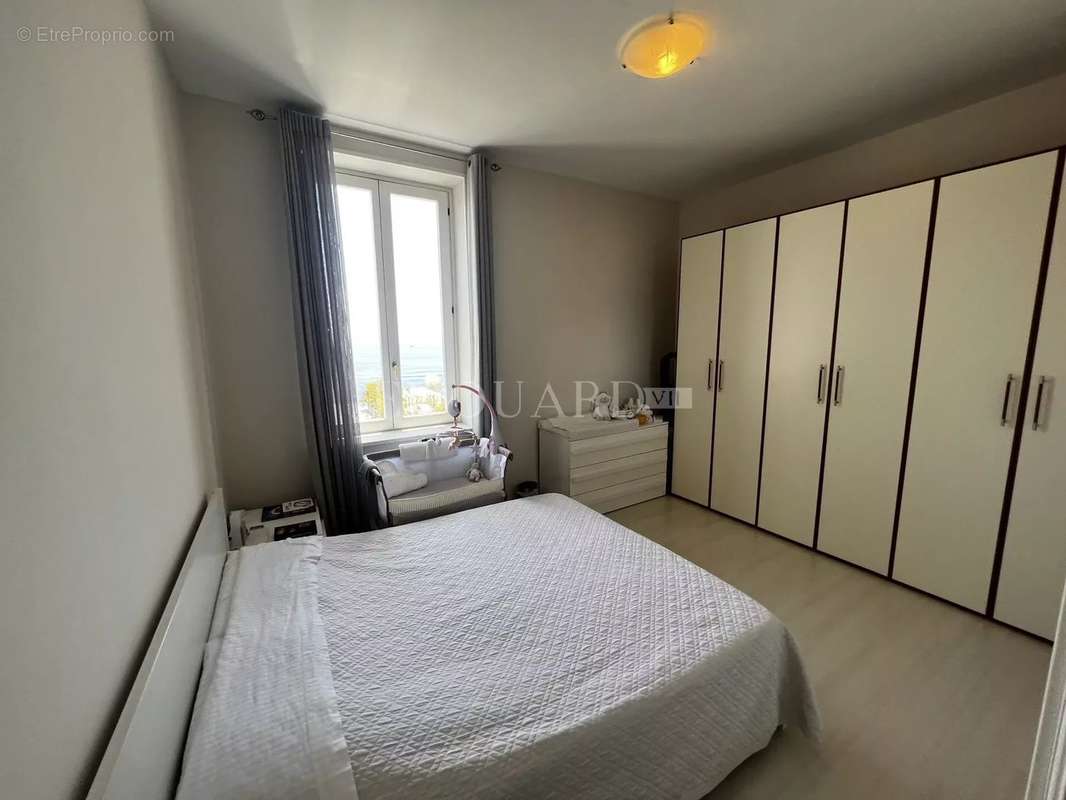 Appartement à ROQUEBRUNE-CAP-MARTIN