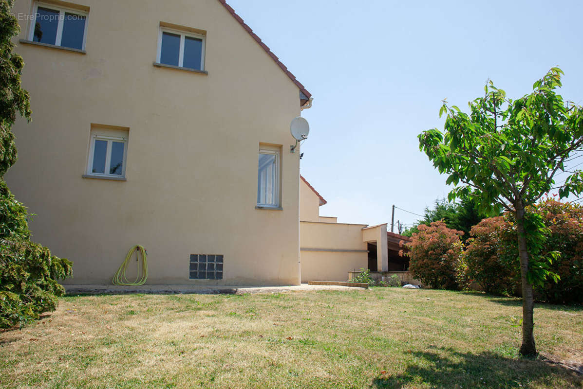 Maison à VILLEBOUGIS