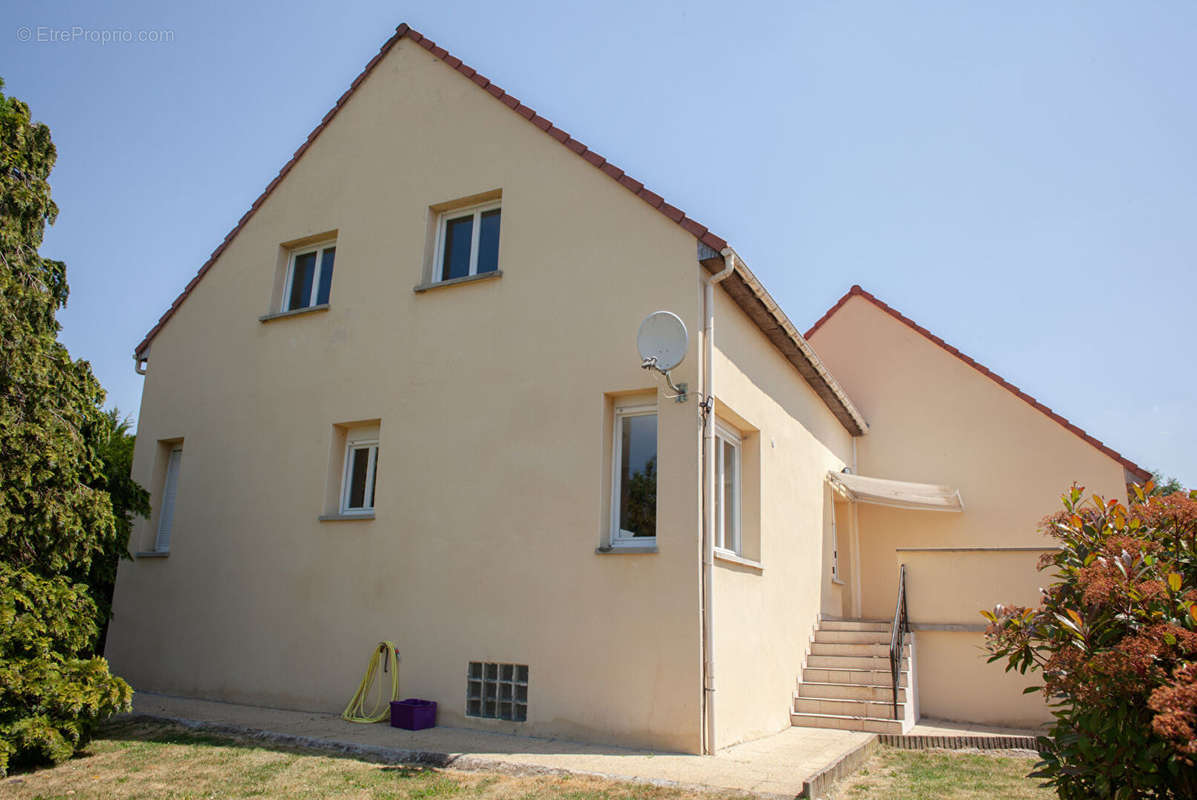 Maison à VILLEBOUGIS