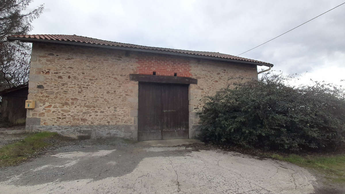 Autre à SAINT-LAURENT-LES-EGLISES