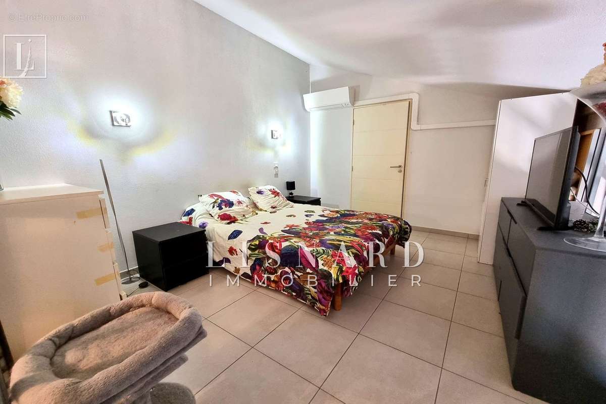 Appartement à VALLAURIS