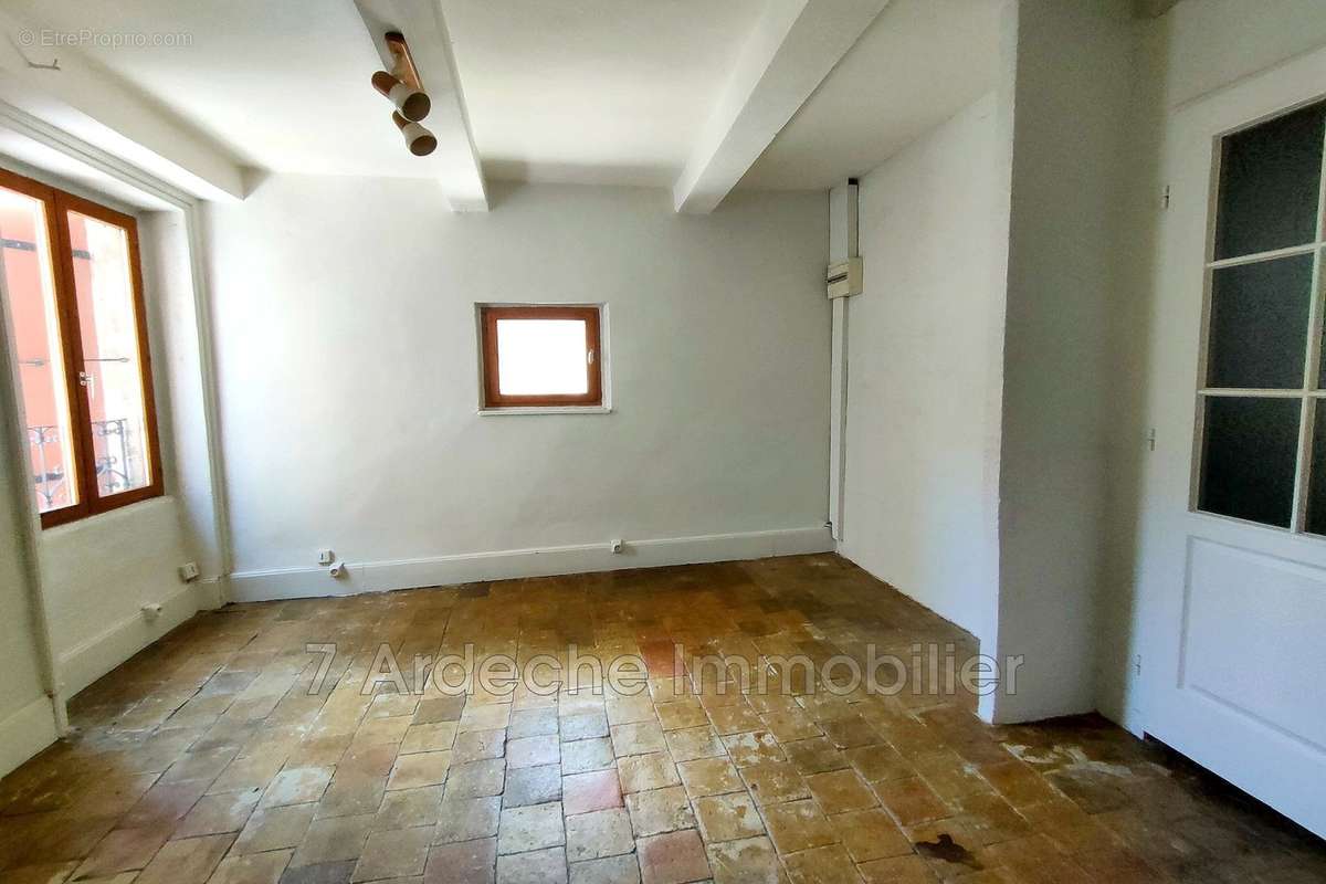 Appartement à AUBENAS