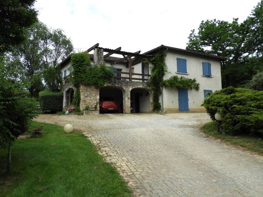 Maison à VILLEFRANCHE-DE-ROUERGUE