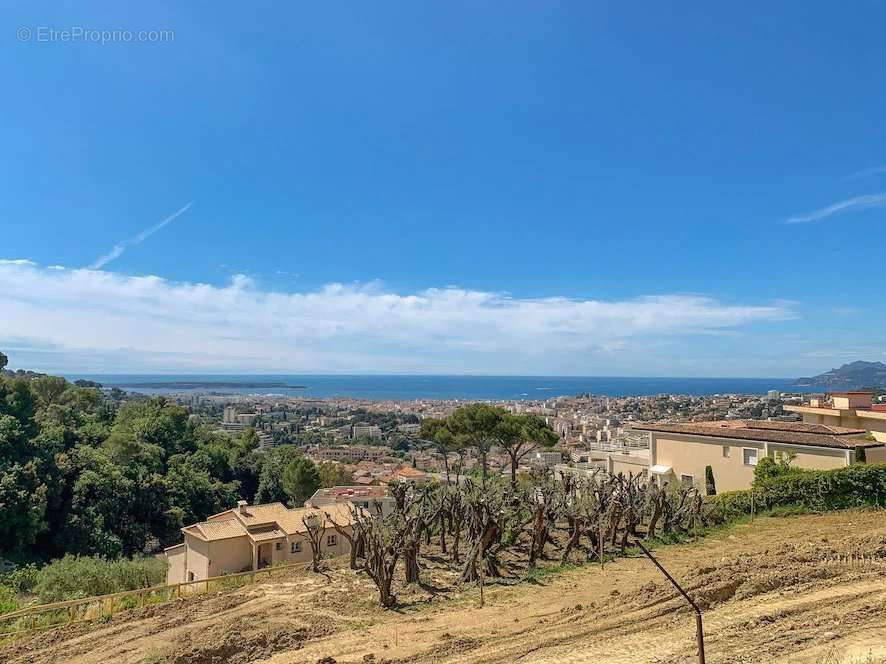 Appartement à LE CANNET