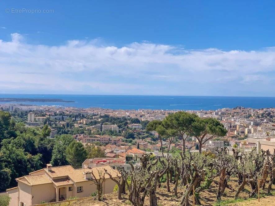 Appartement à LE CANNET