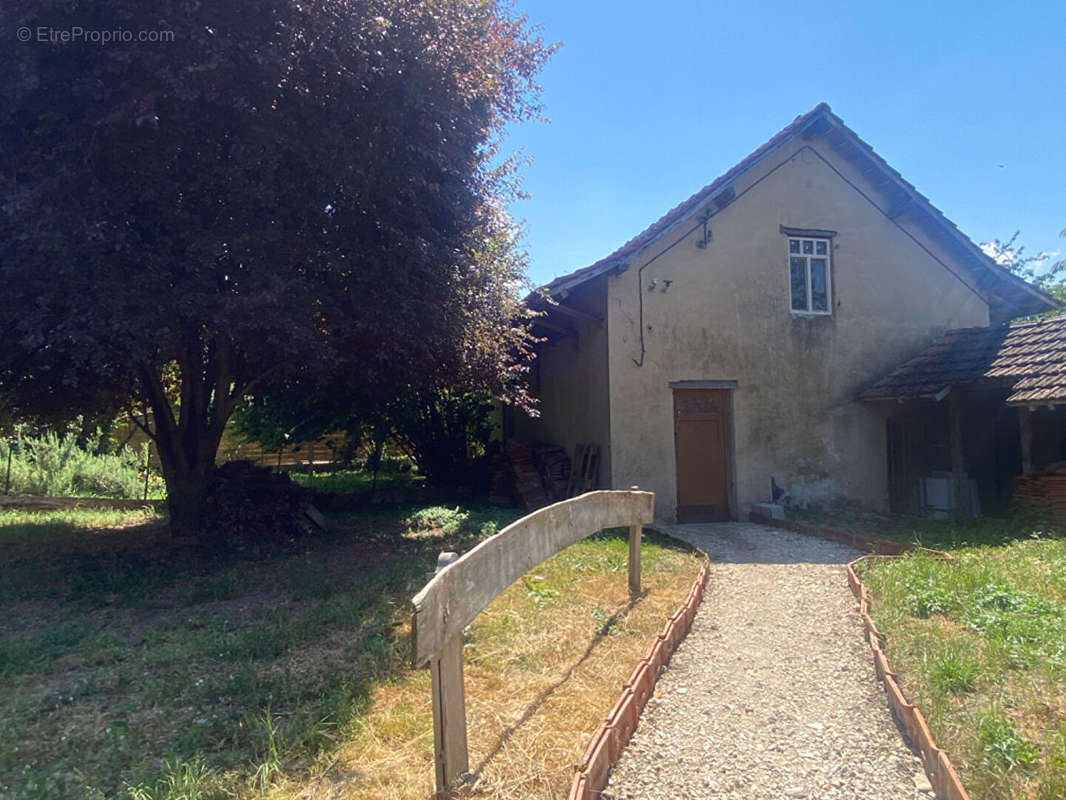 Maison à PIERRE-DE-BRESSE