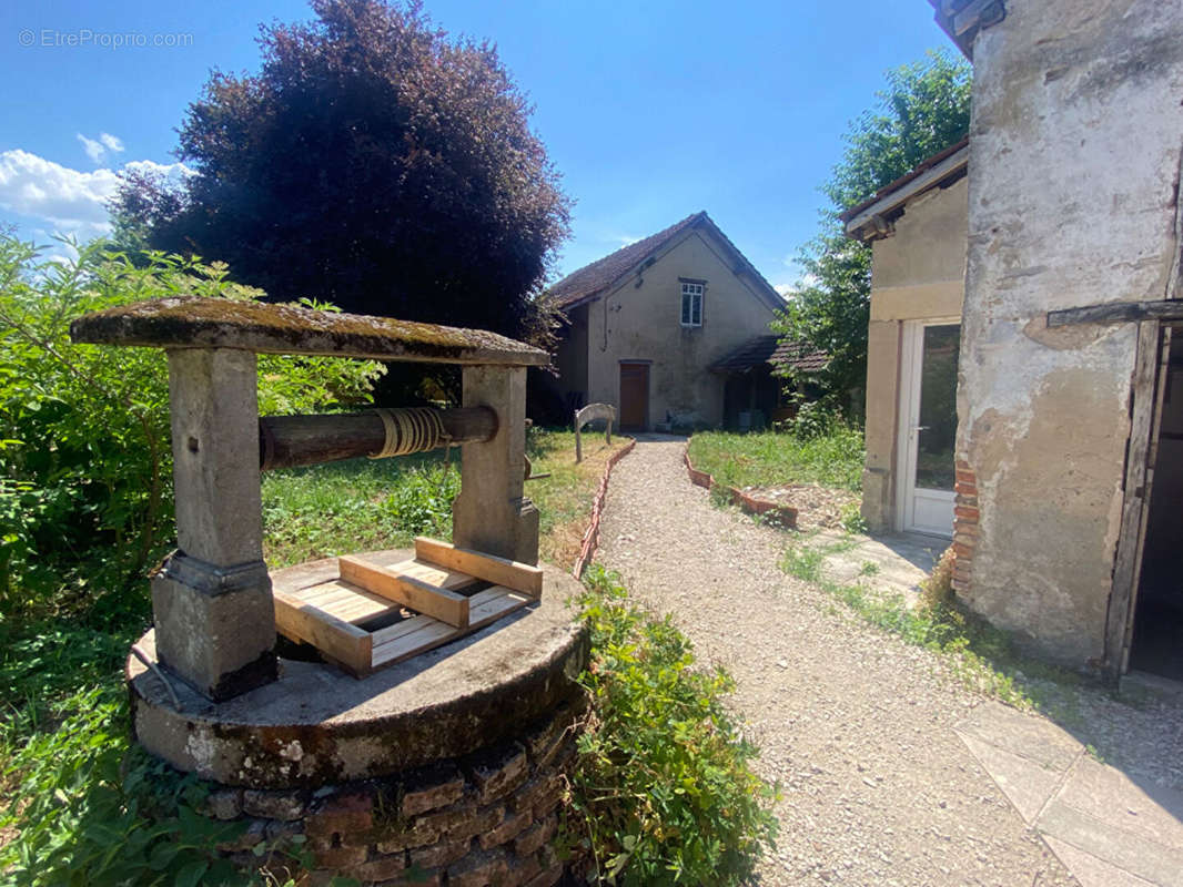 Maison à PIERRE-DE-BRESSE