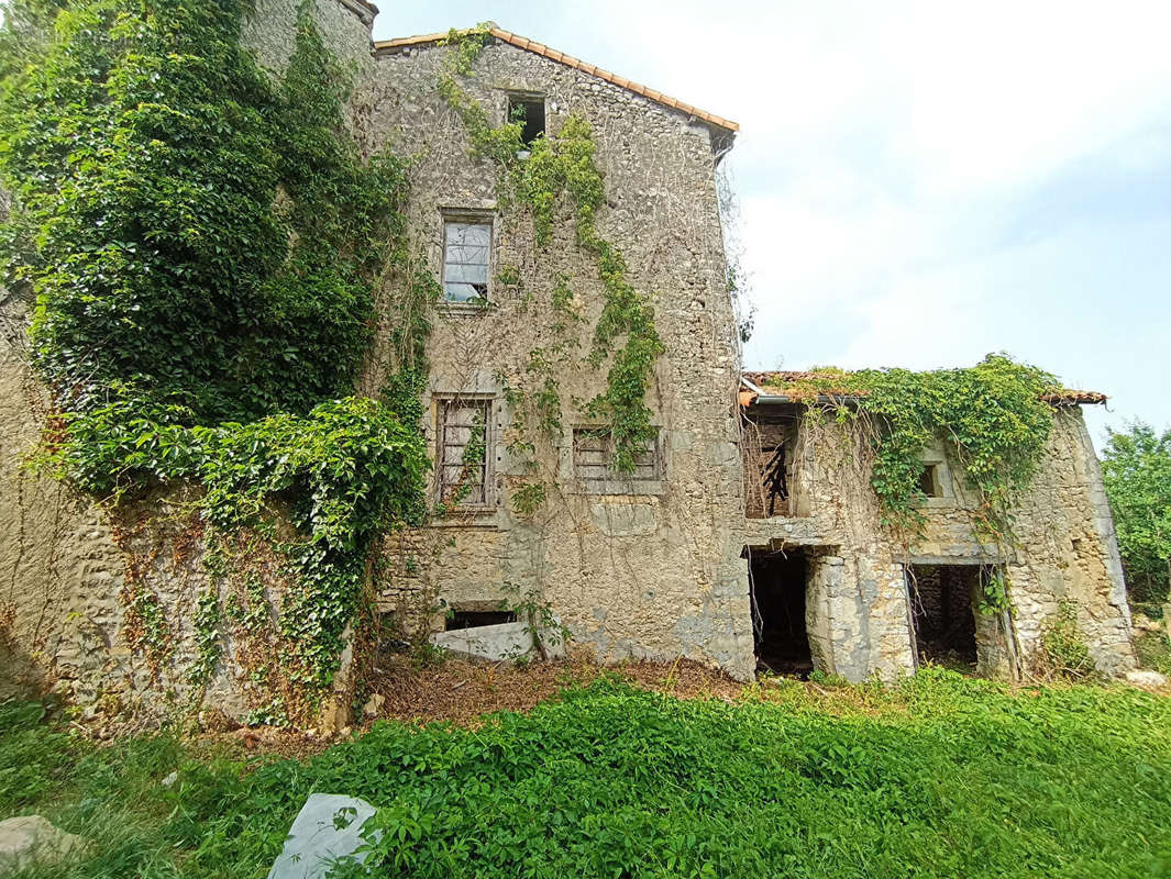 Maison à CONDAC