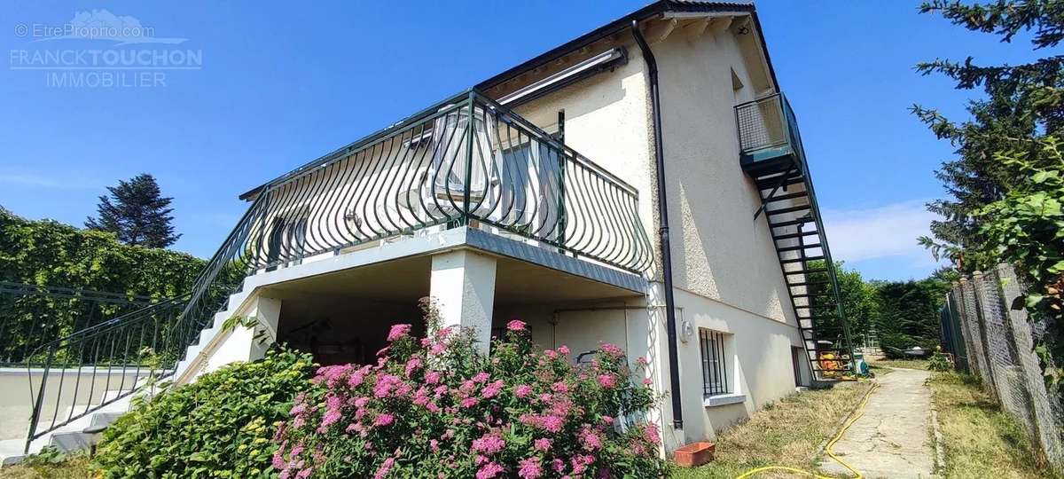 Maison à FERRIERES-EN-GATINAIS