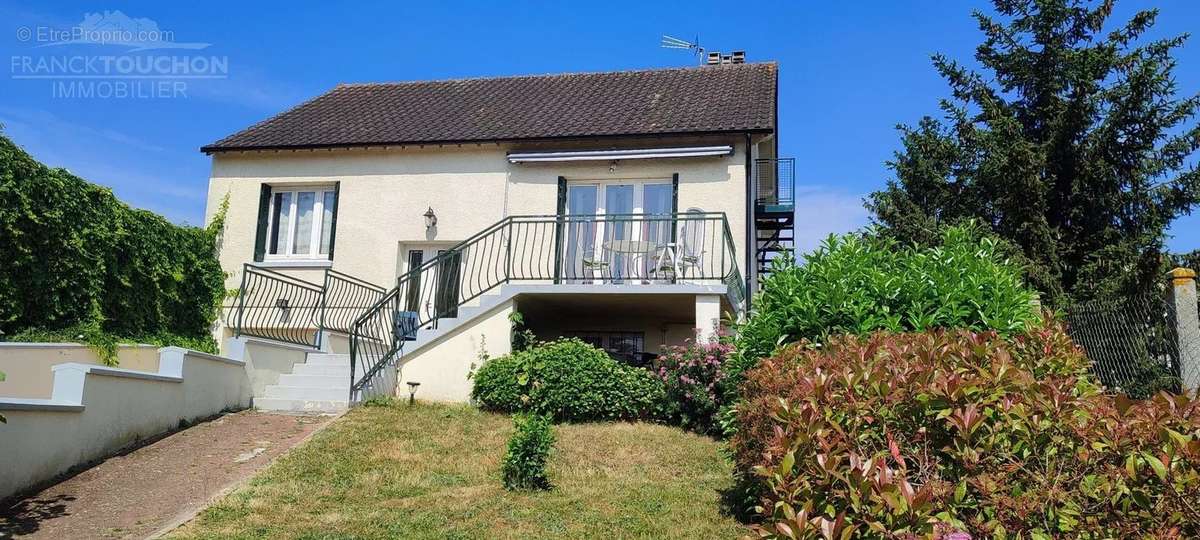 Maison à FERRIERES-EN-GATINAIS