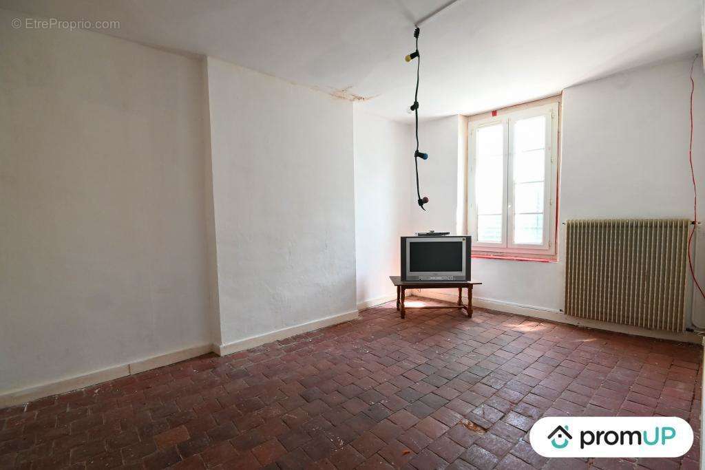 Appartement à VILLENEUVE-SUR-YONNE