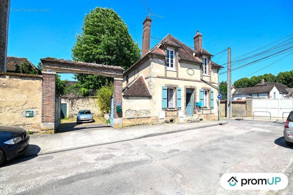 Appartement à VILLENEUVE-SUR-YONNE