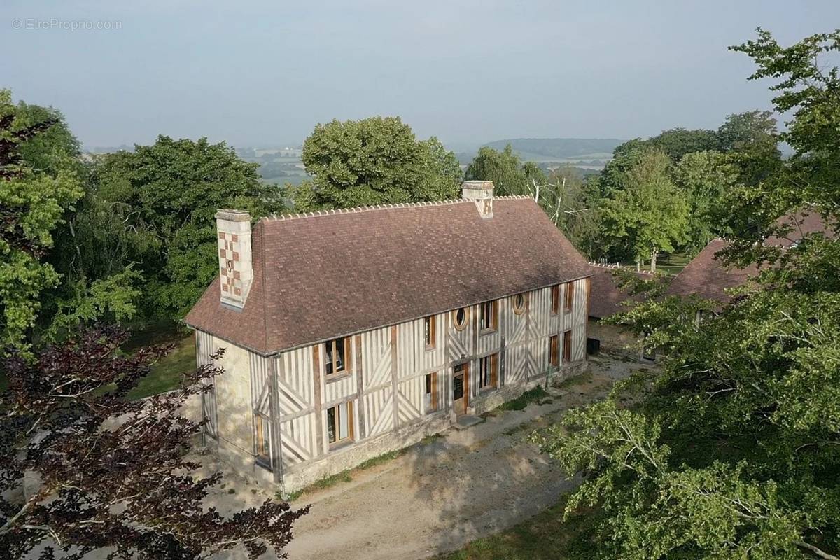 Maison à SAINT-PIERRE-SUR-DIVES