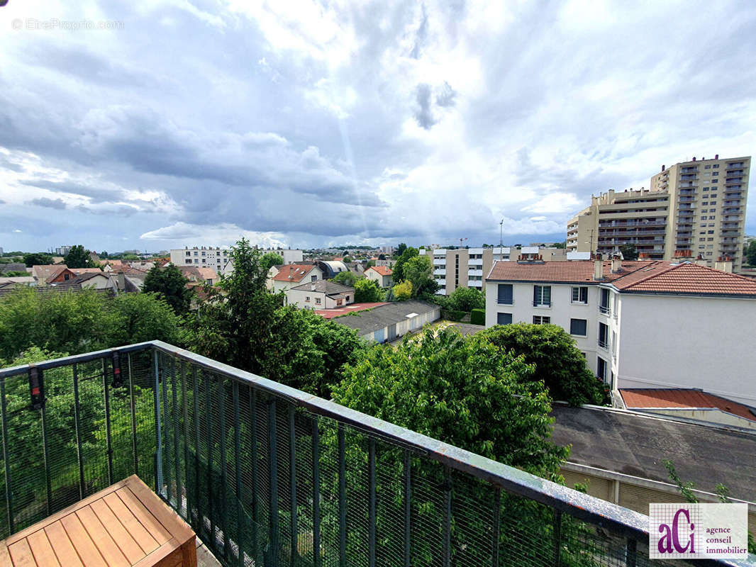 Appartement à L&#039;HAY-LES-ROSES