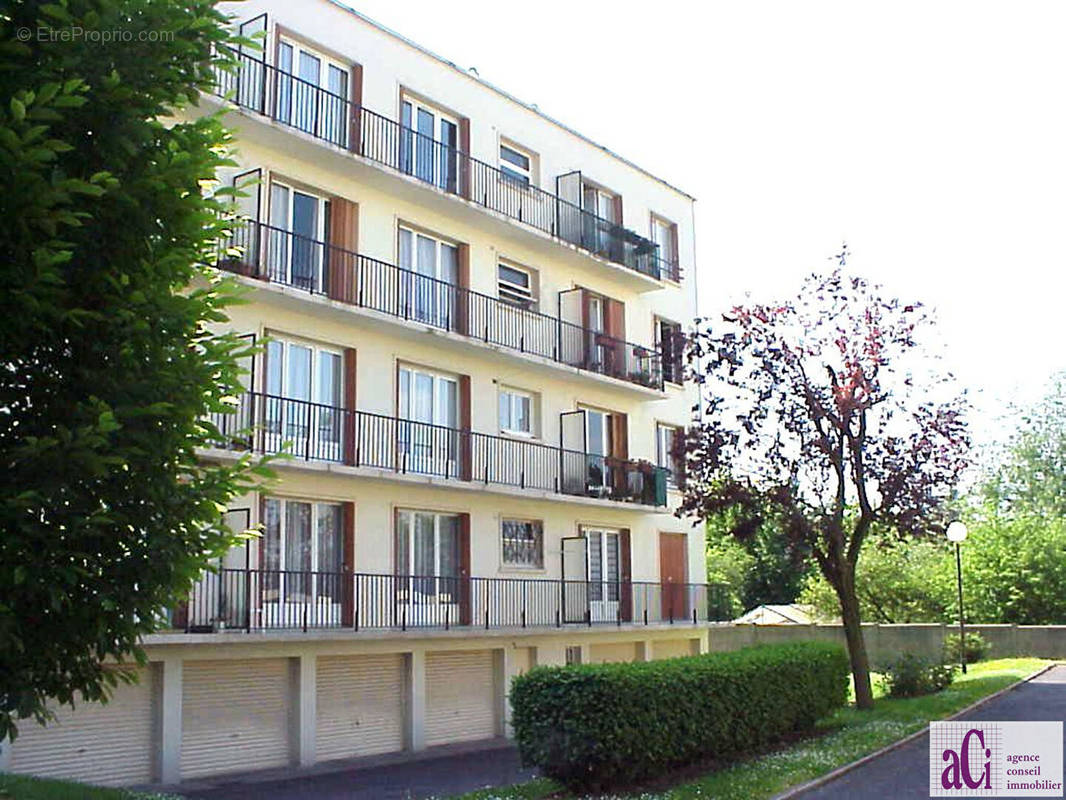 Appartement à L&#039;HAY-LES-ROSES