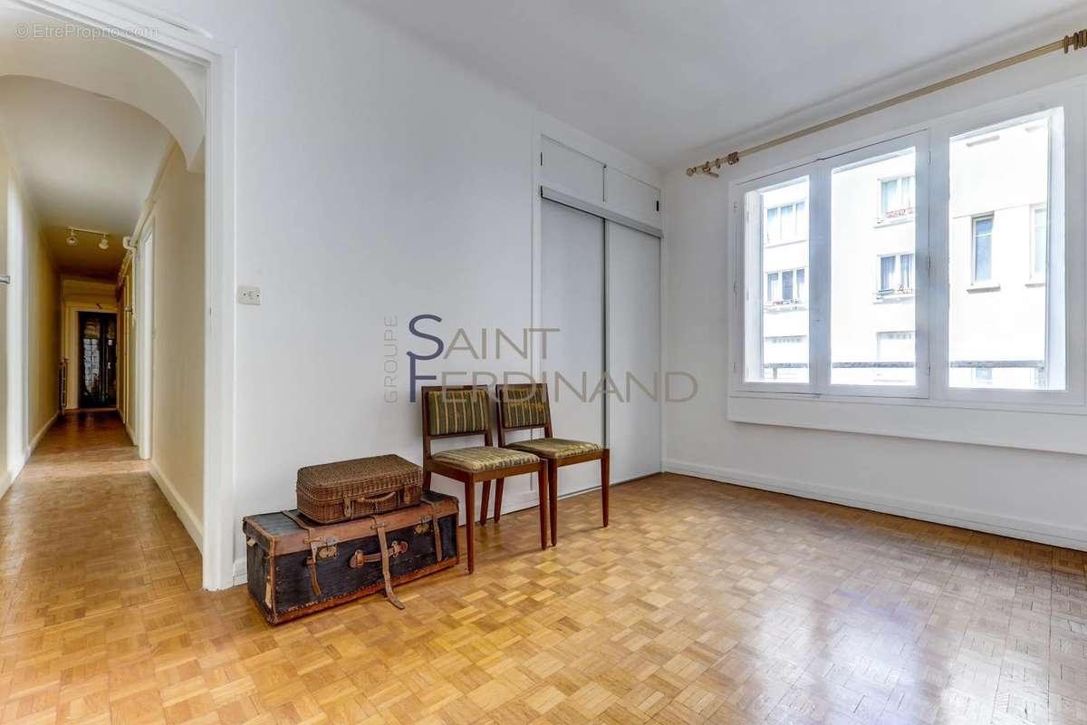 Appartement à PARIS-7E