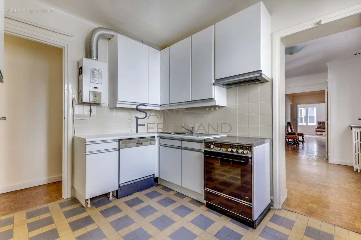 Appartement à PARIS-7E