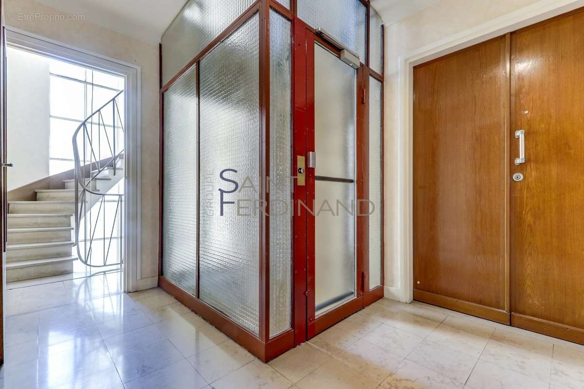 Appartement à PARIS-7E