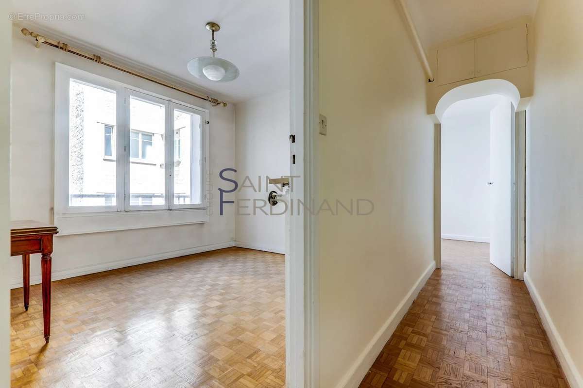 Appartement à PARIS-7E