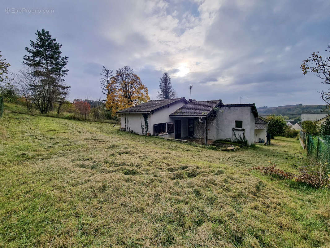 Maison à CHATEL-CENSOIR