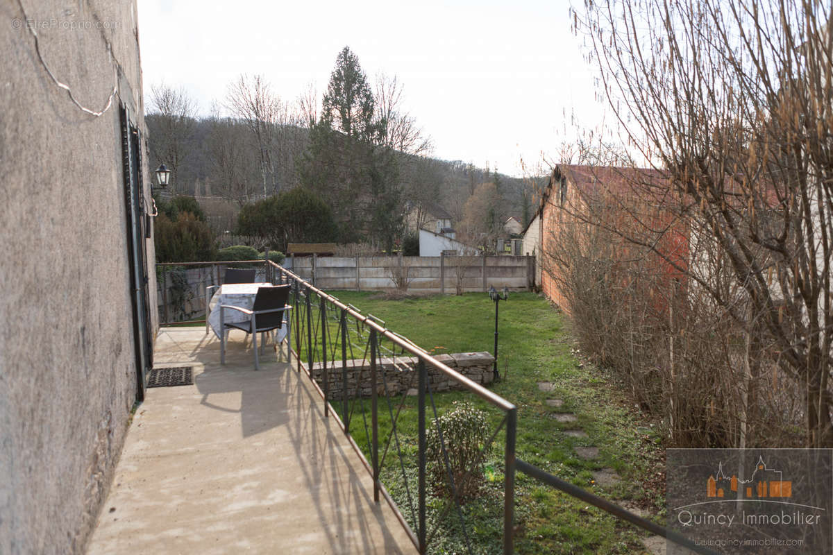 Maison à VOUTENAY-SUR-CURE