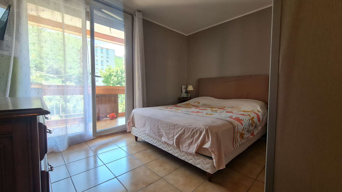 Appartement à MARSEILLE-11E