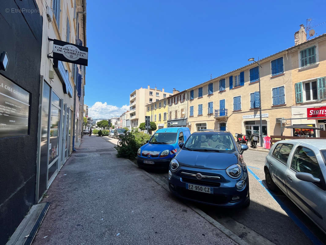 Commerce à LA SEYNE-SUR-MER