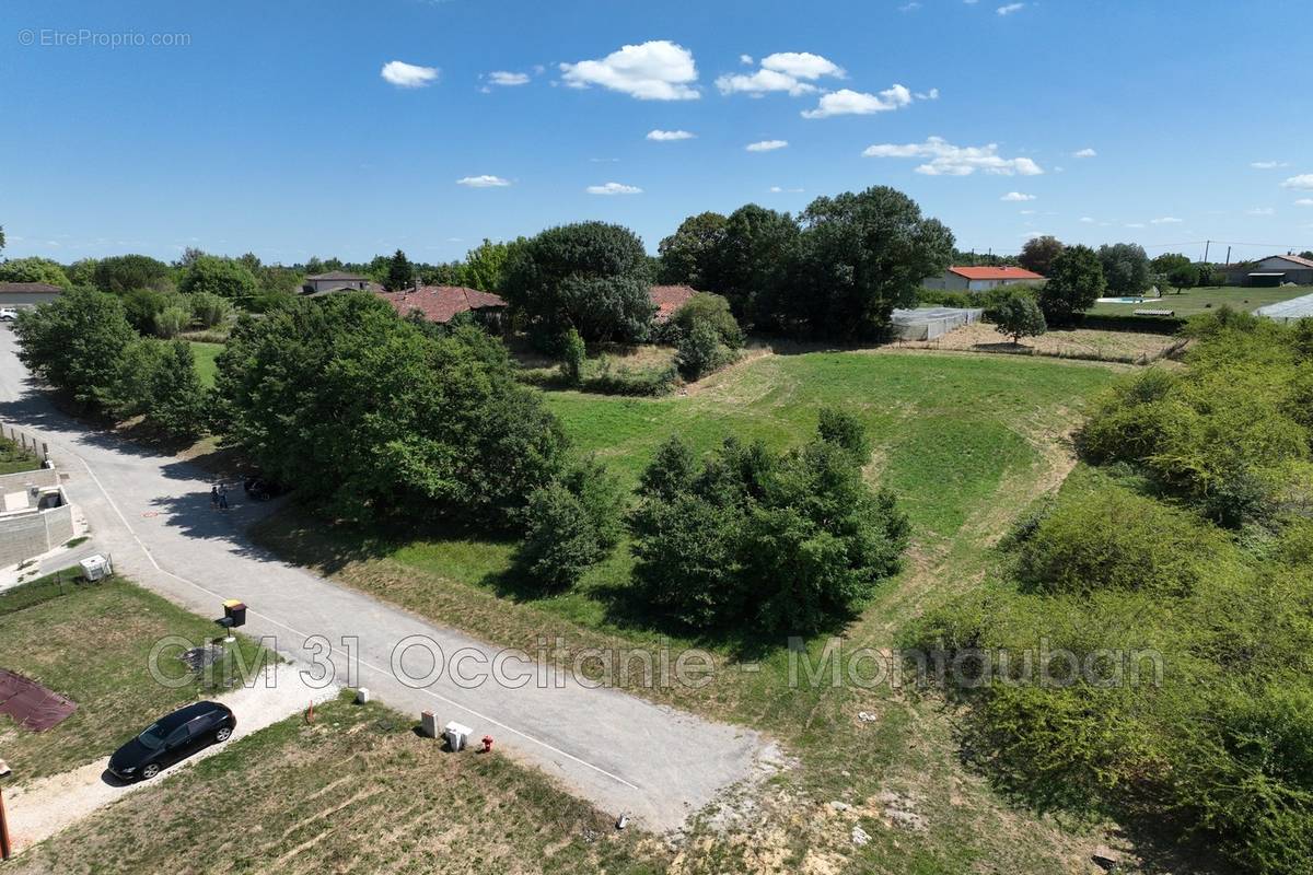 Terrain à MOISSAC