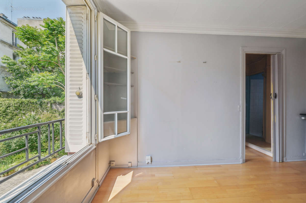 Appartement à PARIS-18E