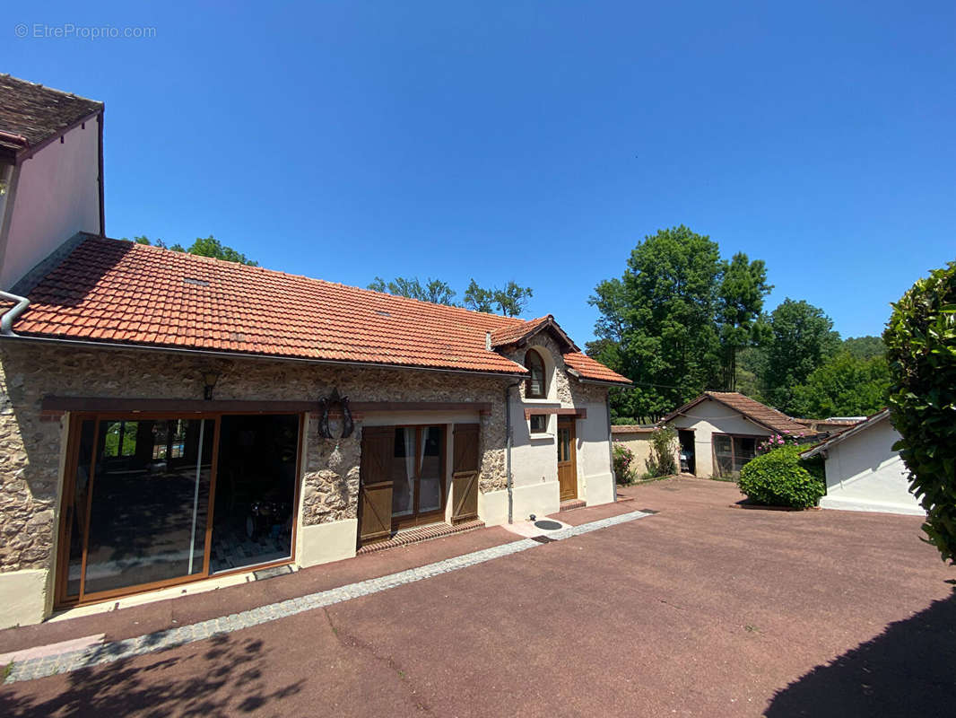 Maison à JOUY