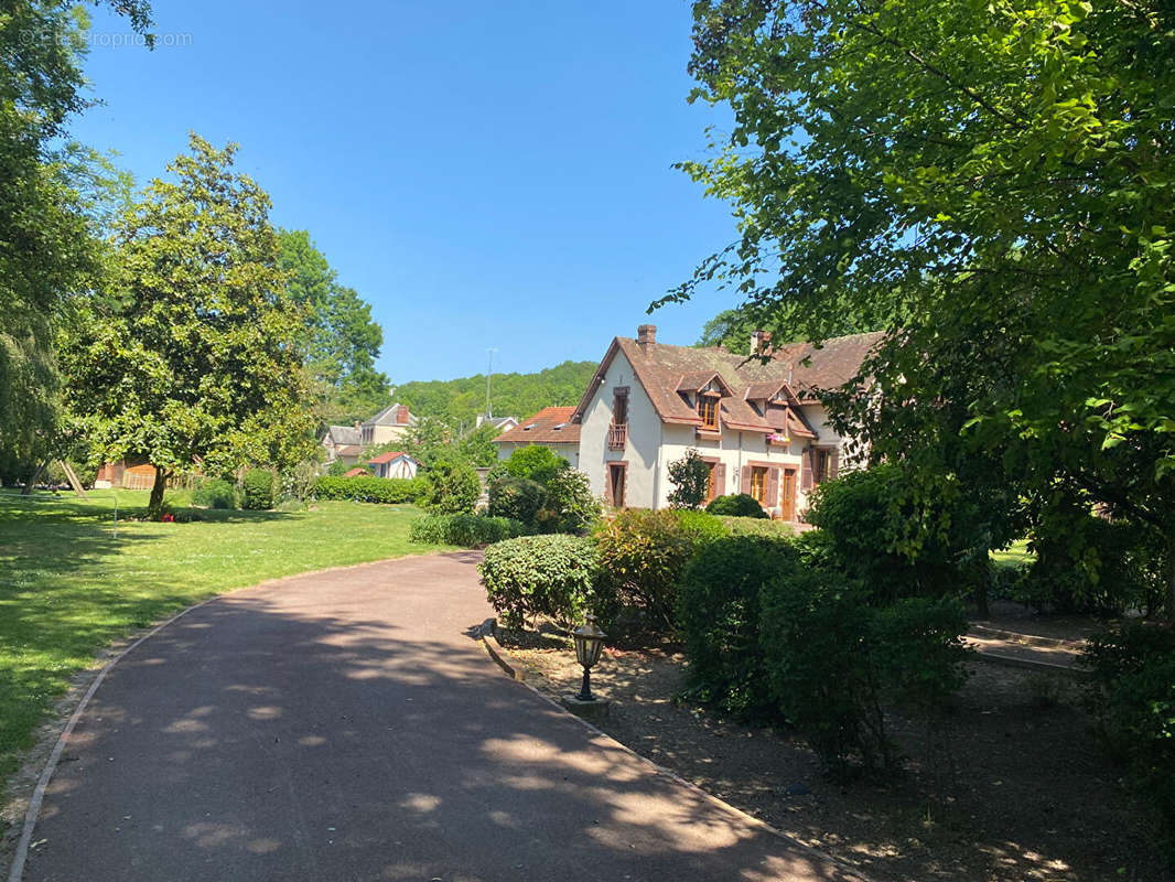 Maison à JOUY