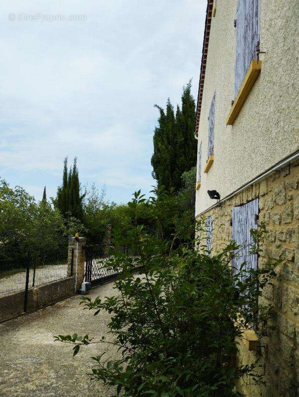 Maison à PERNES-LES-FONTAINES