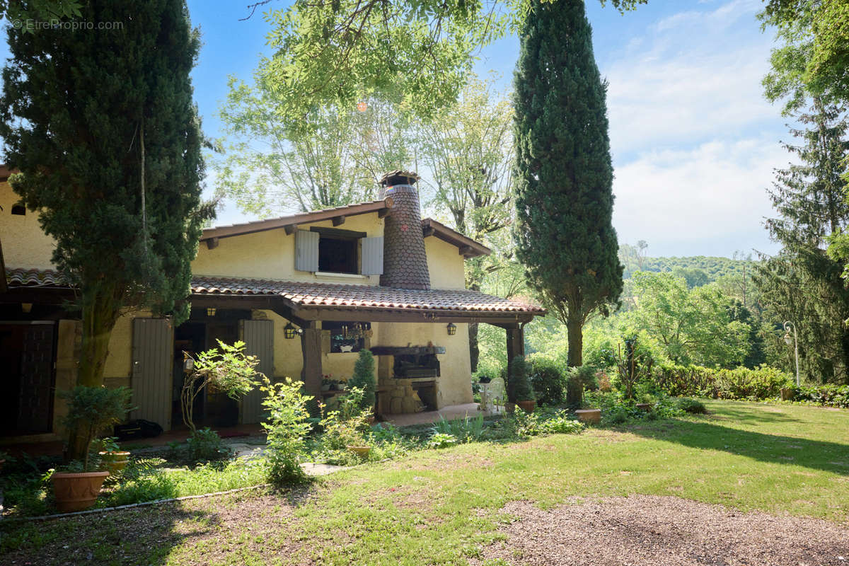 Maison à LA CHAPELLE-DE-SURIEU