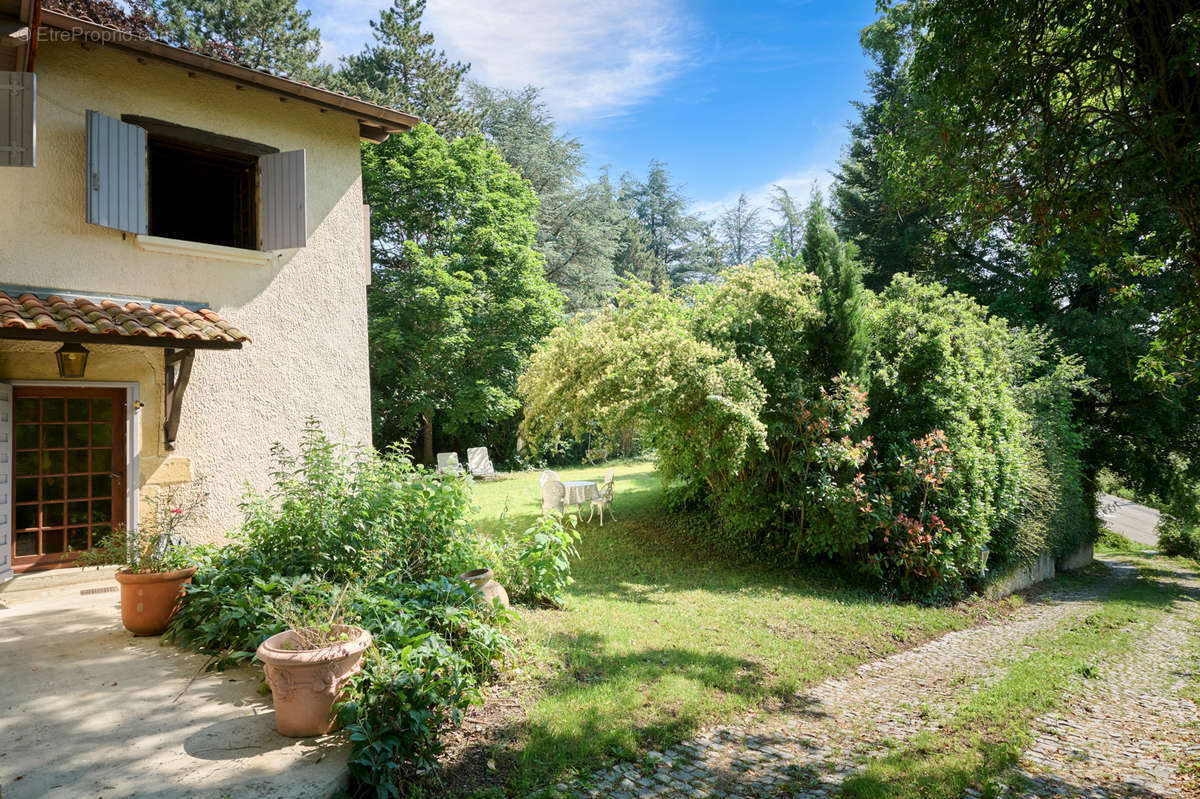 Maison à LA CHAPELLE-DE-SURIEU