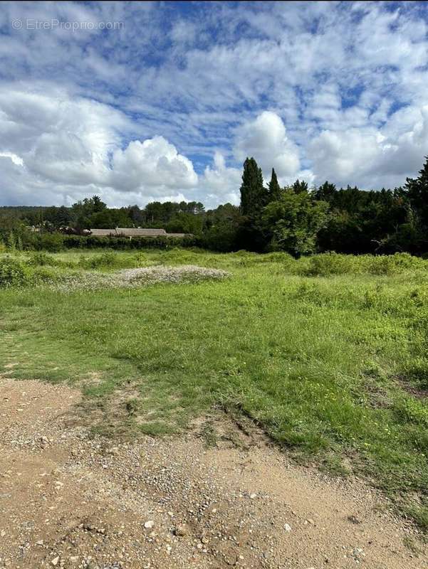 Terrain à SALERNES