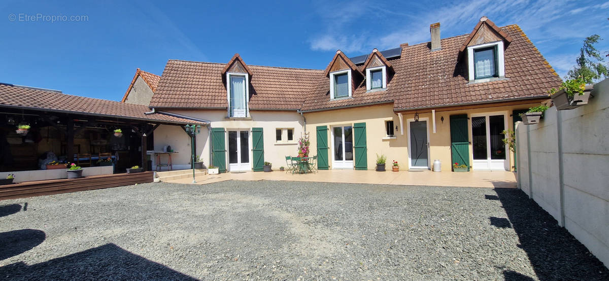 Maison à LA SUZE-SUR-SARTHE