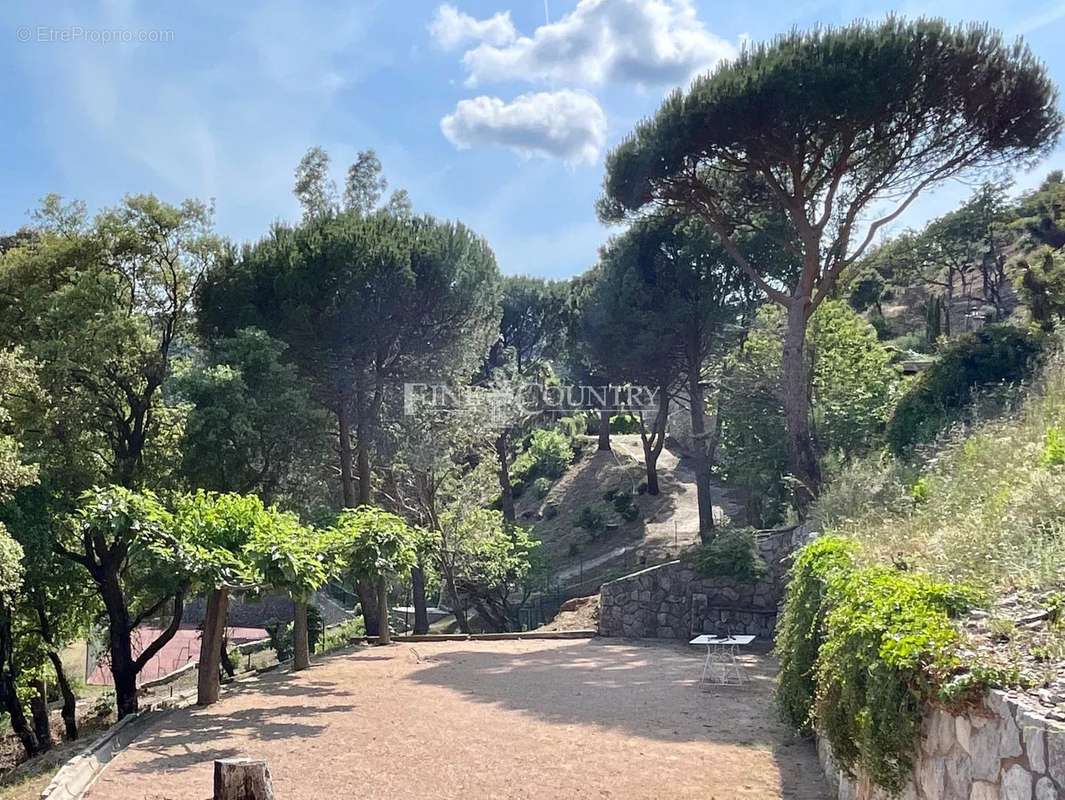 Maison à LA GARDE-FREINET