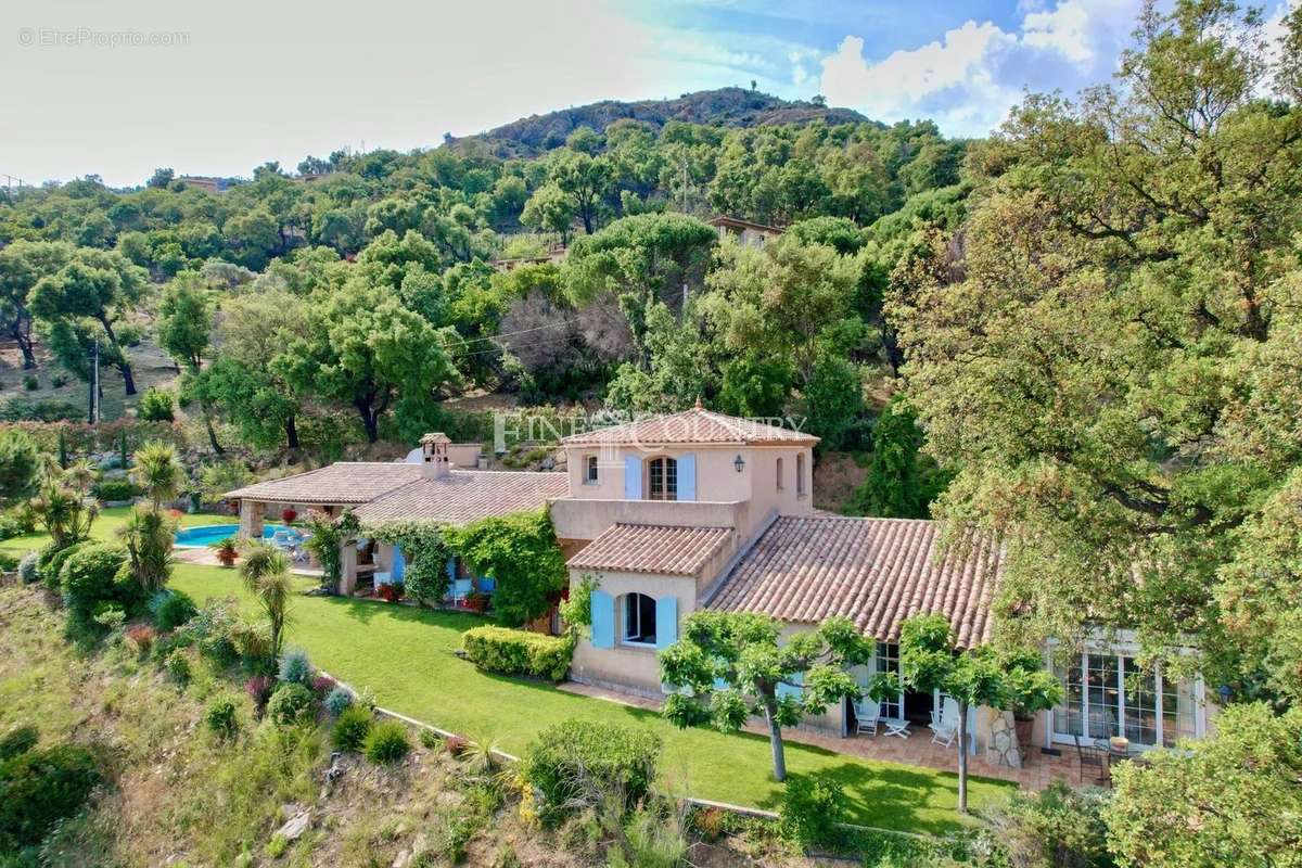 Maison à LA GARDE-FREINET