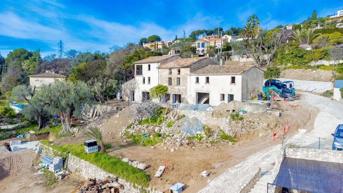 Appartement à MOUGINS