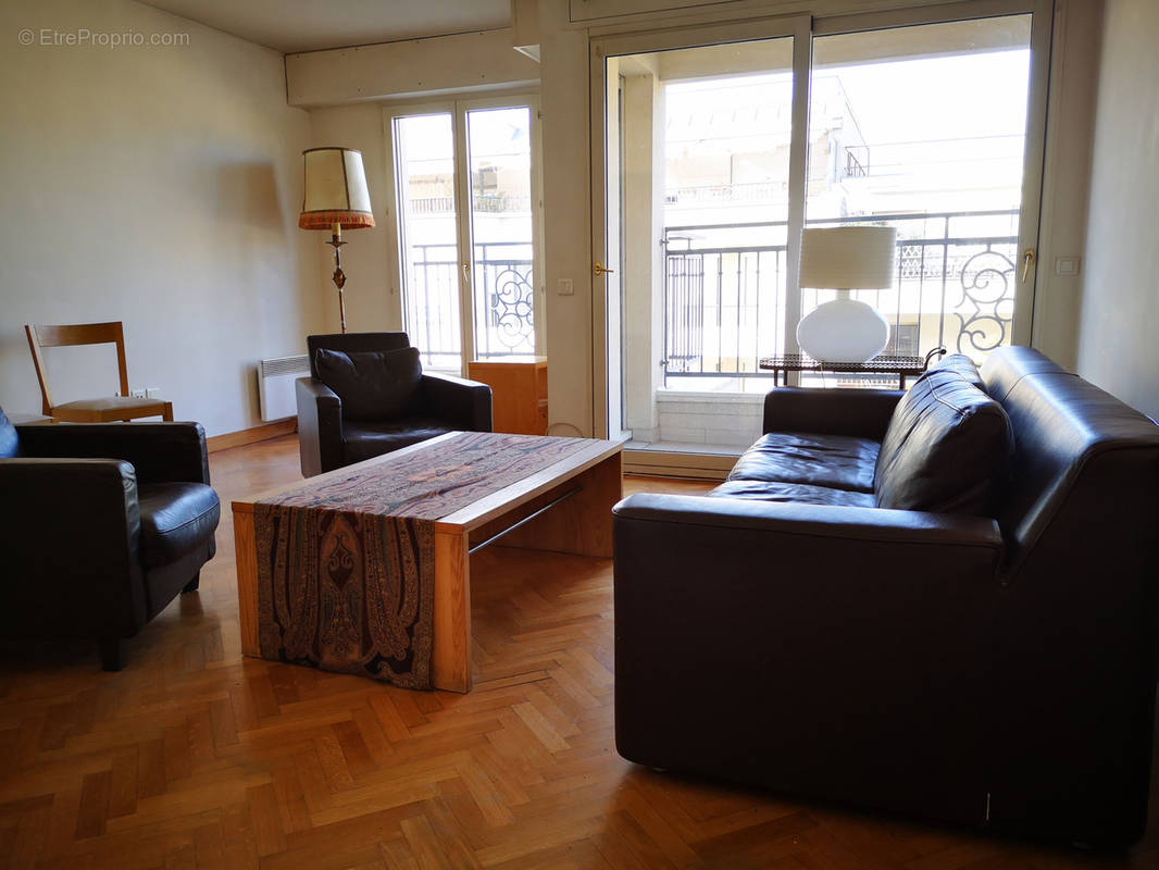 Appartement à ISSY-LES-MOULINEAUX