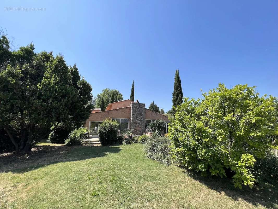 Maison à COTIGNAC