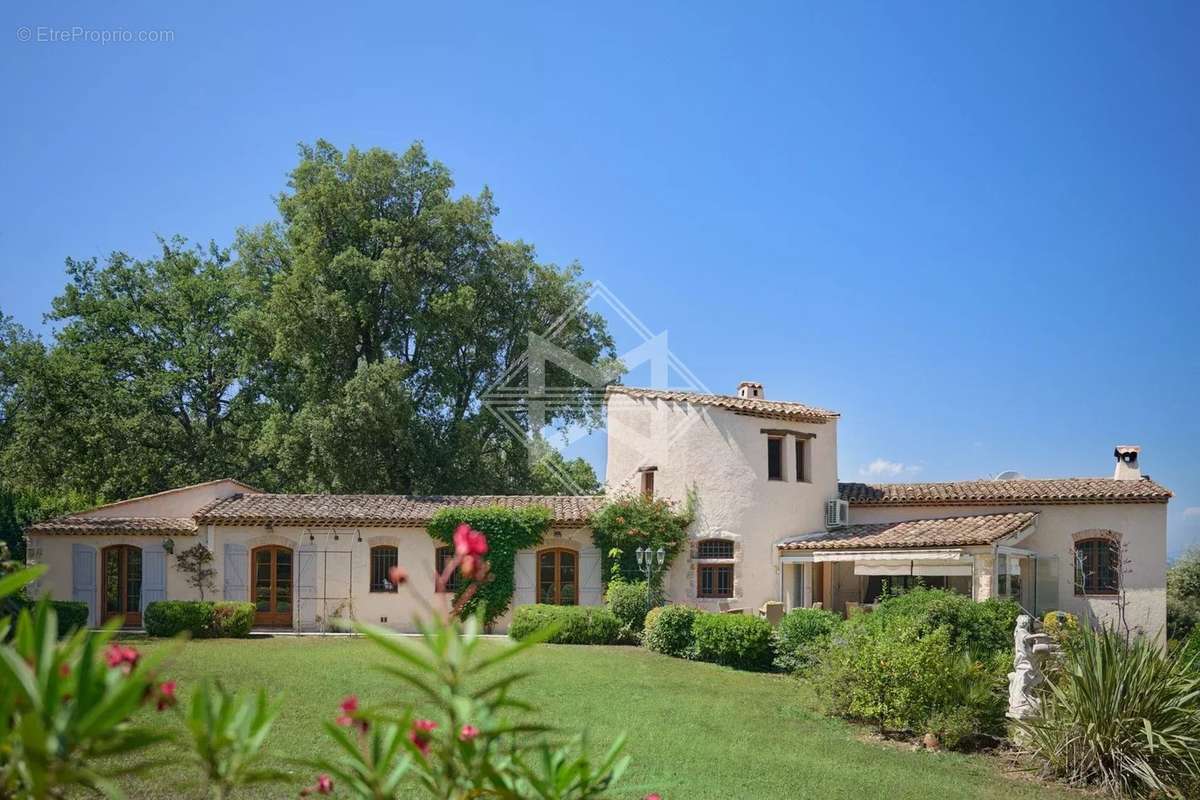 Maison à VALBONNE