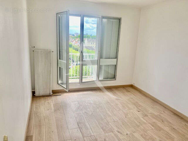 Appartement à LE BLANC-MESNIL